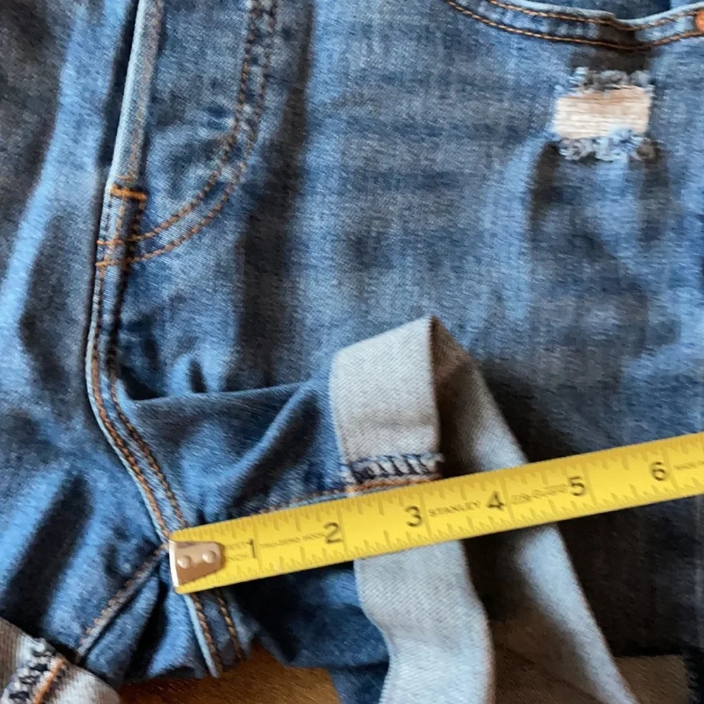 Levi’s Wedgie Short Denim Shorts